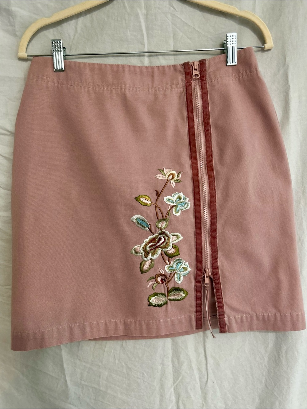 Boston Proper Rose Pink Embroidered Floral Zip-Front Mini Skirt